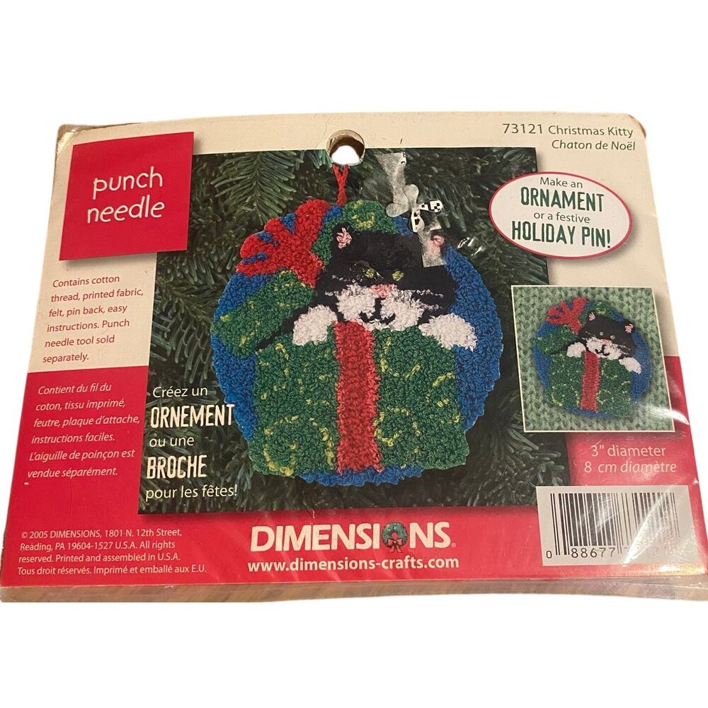 Dimensions 2005 “Christmas Kitty”  #73121 Punch Needle Kit  3” Diameter, New